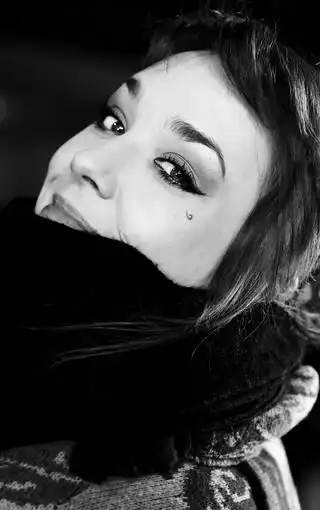 黑白美女高清手机壁纸2