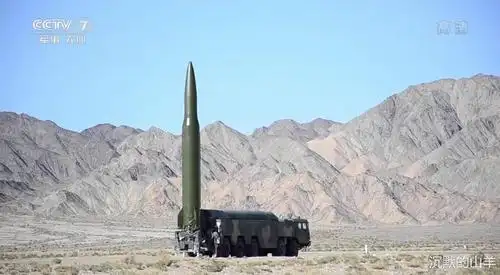 火箭军东风-16中程弹道导弹战训 一画面是相当的提气