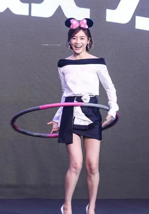 倪妮30岁之后体重没下过100斤,100斤是女性体重的一道坎,因为体重对于