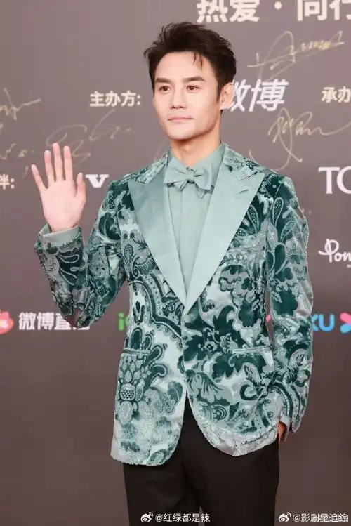 王凯宋运辉是平行时空另一个我##王凯终于没穿黑西装了