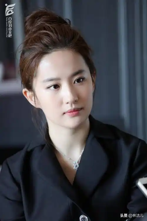 杨幂的狐狸眼,刘亦菲的驼峰鼻,女明星的五官辨识度比好看更重要_眼睛