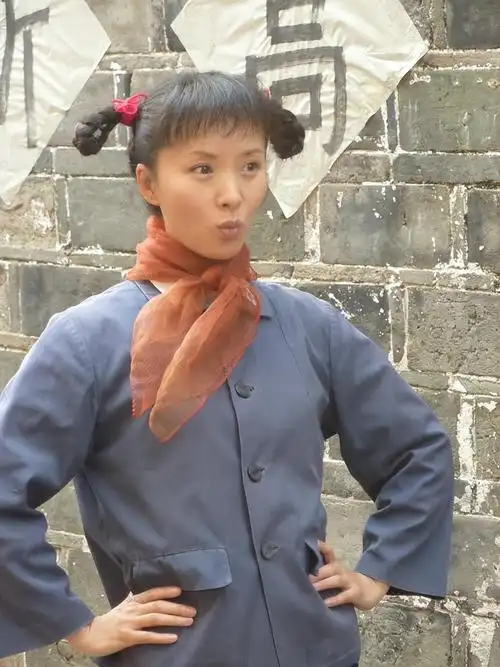 回顾谢兰嫁师小红坚持丁克12年愁坏婆婆41岁意外得子全家乐开怀