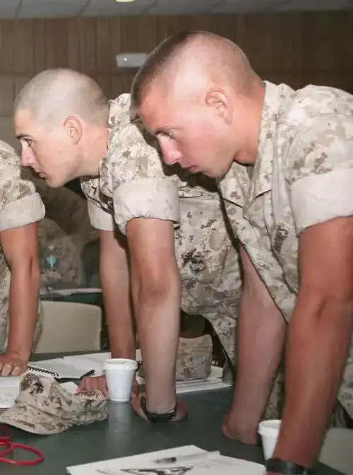 美国大兵标准寸头图集,寸头图片,发型图片