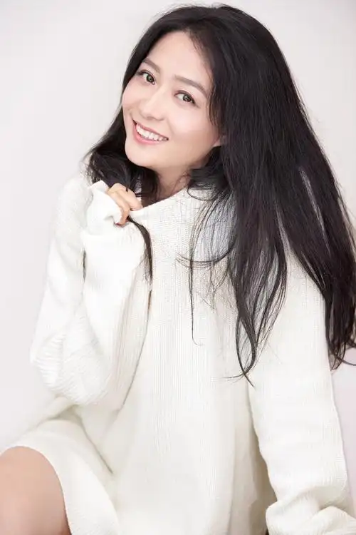 开心麻花贾金金拍写真笑容清新自然