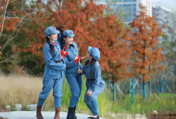 相约红军装,别样一瞬间