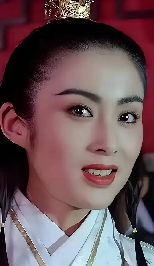 张敏年轻的时候颜值真的非常高,属于天然的美女.