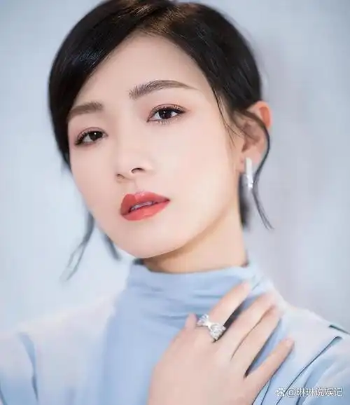 曾经,娱乐圈女明星万茜被外界称为"不婚族".