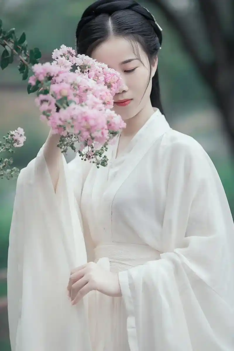 清冷气质 #汉服 #古风 #国风古韵 - 抖音