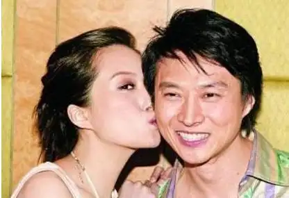 夸得天花乱坠,不久后媒体便还撞破两人约会,周慧敏自然清楚倪震的不忠