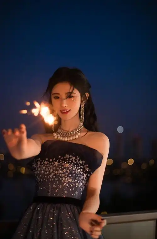 鞠婧祎蓝色星钻裙优雅写真图片715