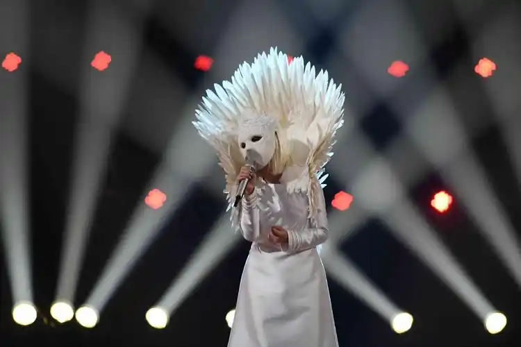 《蒙面》新晋补位唱将仙气缥缈 竟是"奶茶"刘若英?