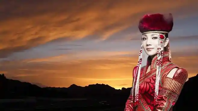 蒙古族女歌手奥云格日乐一曲《梦中的额吉》唱不尽对母亲的思念!