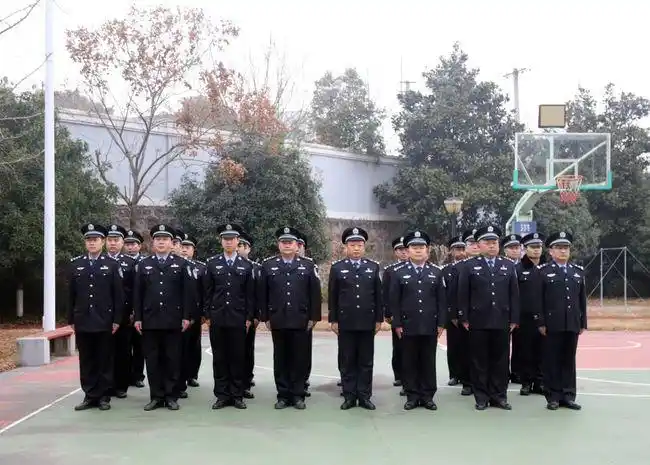 湖北荆州公安全警队列训练拉开序幕组图