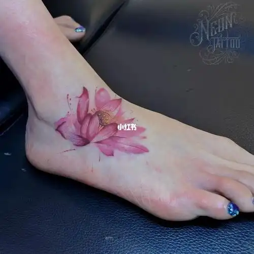 脚背莲花纹身
