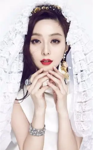 那些年,范冰冰拍过的海量婚纱照片,差不多要删除重拍了