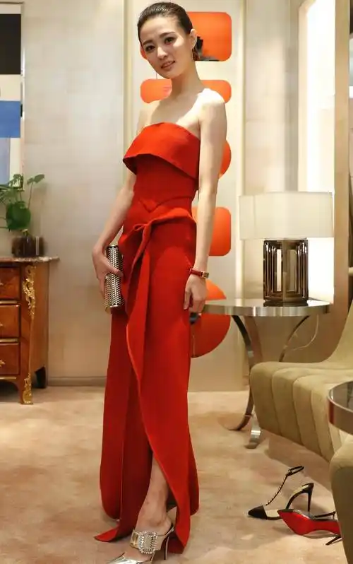 徐璐女神的高跟鞋美照_尖头_明星_红色