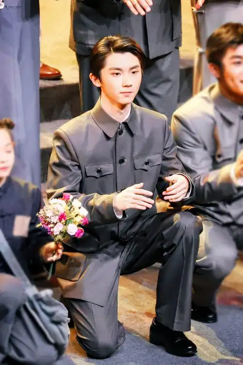 马嘉祺万水朝东饭拍##马嘉祺万水朝东舞台照##青年演员马嘉祺