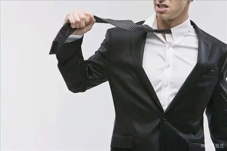 商务人士_拉拽_领带_特写_高清图片_全景视觉