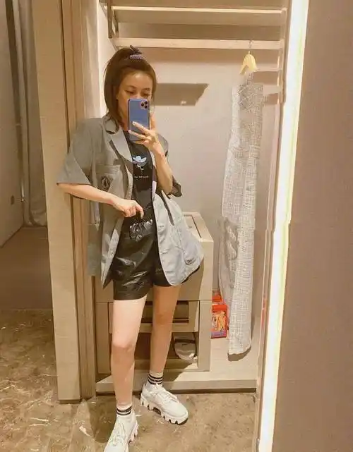 原创t恤下面别再穿裤子了很土学吴昕的新潮穿搭这也太美了吧