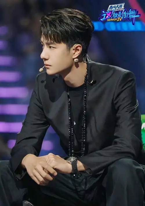 王一博街舞剧照最新代言帅照