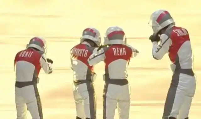 迪迦奥特曼:胜利队的队服都写姓氏,为何只有大古和丽娜写名字?