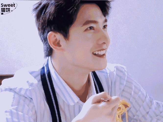 好爱杨洋的这种动态视角,感觉隔着屏幕对视了一样05 一些男友感