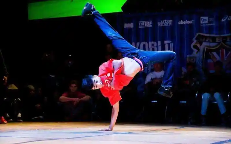 霹雳舞动作分类2020年12月,国际奥委会执委会召开会议,同意2024年巴黎