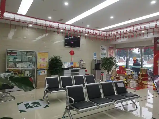 装修一新的营业大厅邮储银行乐山市翡翠路支行现已开办了个人储蓄