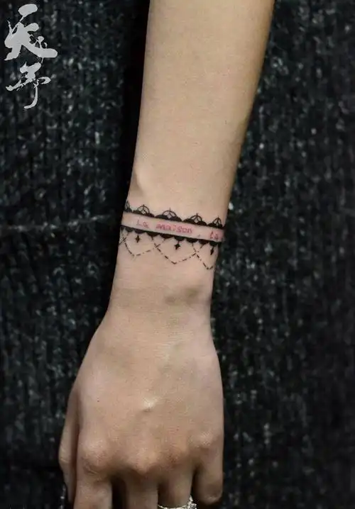 手环纹身图片_成品手臂清新图腾几何原创字符西安黑灰纹身图案