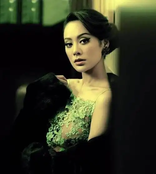 宁静即兴演皇后一秒入戏 现场诠释了演员的职业_新闻资讯 - 君赞天气