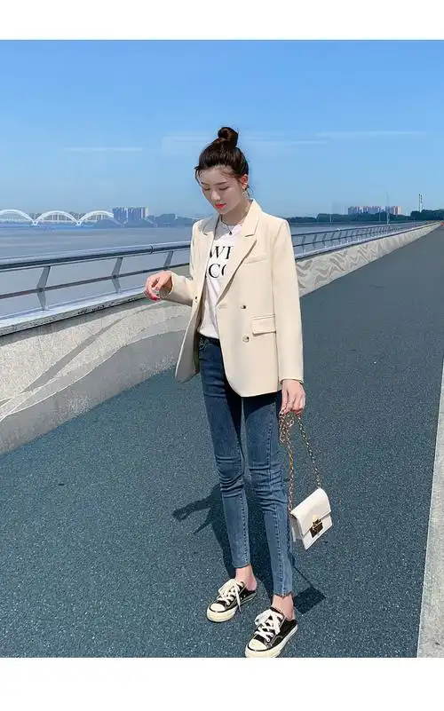 高端轻奢米白色小西装外套女休闲宽松2022新款春秋设计感小众炸街西服