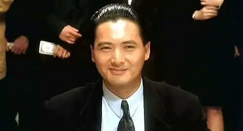 高进——《赌神》阿郎——《阿郎的故事》周润发的眼神,是他天赋的