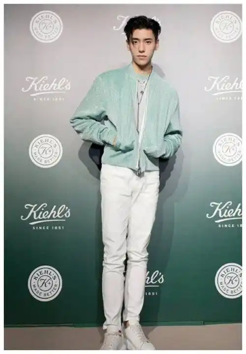 王子异能不能给女生留点面子?穿上长裤的腿我都惭愧