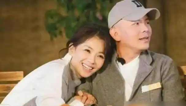 在综艺节目中,刘涛的丈夫王珂对刘涛的付出视而不见,甚至在酒后对着