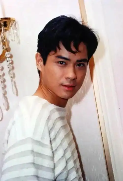 一代天后与小鲜肉爱了6年,被父亲活拆散,终嫁富商