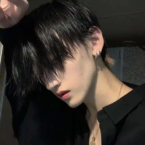 网恋不容易被发现的照片男