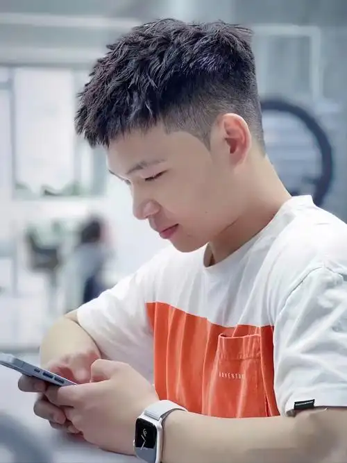 今日发型#懂你的发型师#男士发型#男生发型设计#发型推荐#男士理发