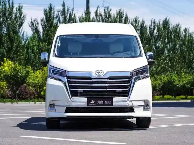 新款丰田大海狮实车外观很霸气9座长轴高顶还买啥埃尔法