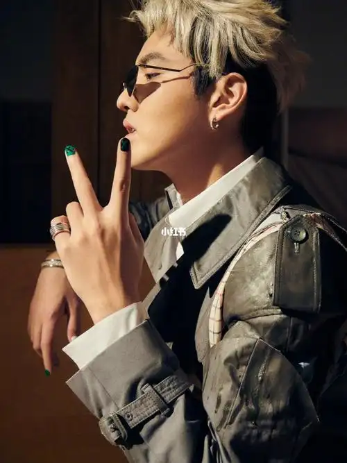 吴亦凡cosmo杂志