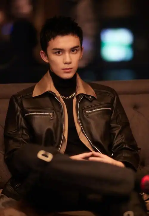 吴磊叠穿造型帅气写真图片36