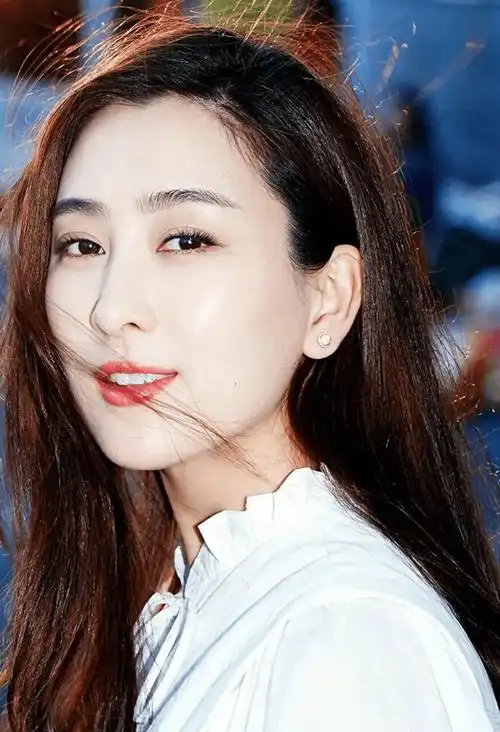 长着一张大长脸也好看的10位女星个个明艳大气满屏高级感