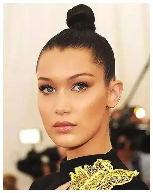 为什么明星都喜欢高颅顶?