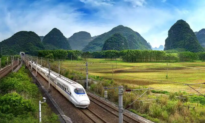 最热"五一"或将来到,假期首日高铁跨省游热度增长323%_用户_机票_火车