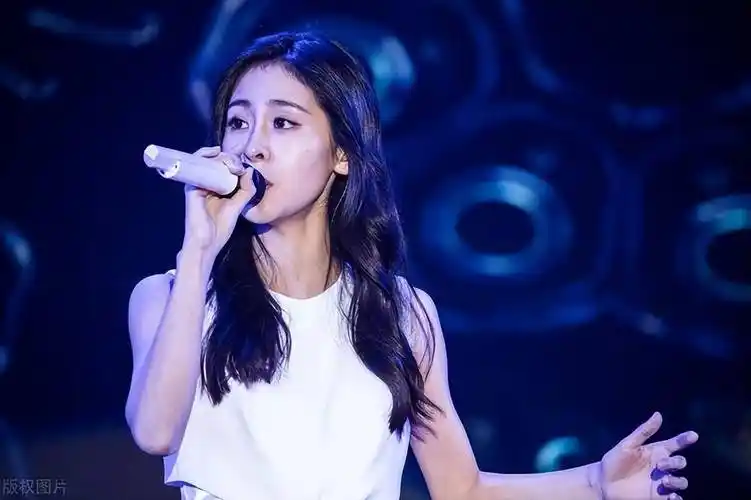 谁能想到,事业有成的张碧晨恋爱脑爆发,上演了一出言情小说才有的剧情