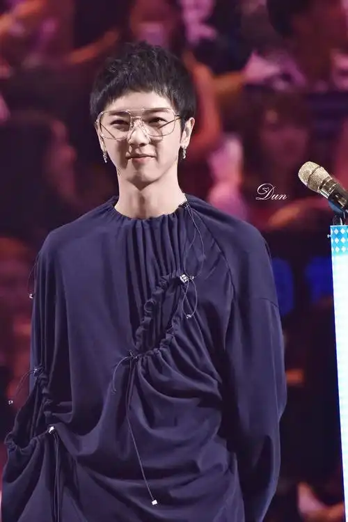 华晨宇 明日之子 高清壁纸