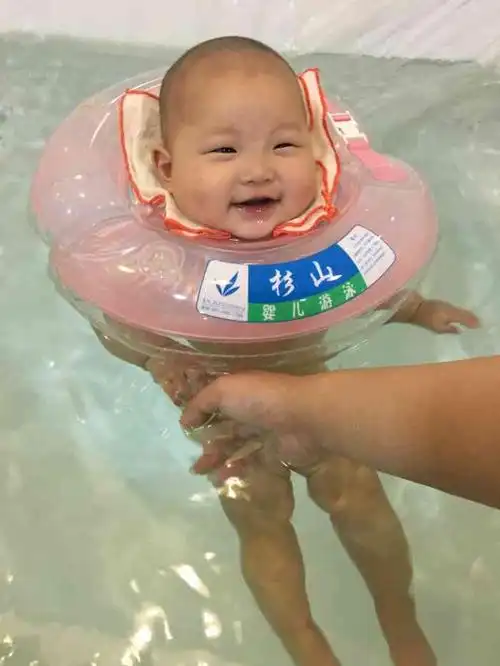hello baby婴幼儿游泳会所(杨高南路卜蜂莲花店)-"帮朋友团购的,据说