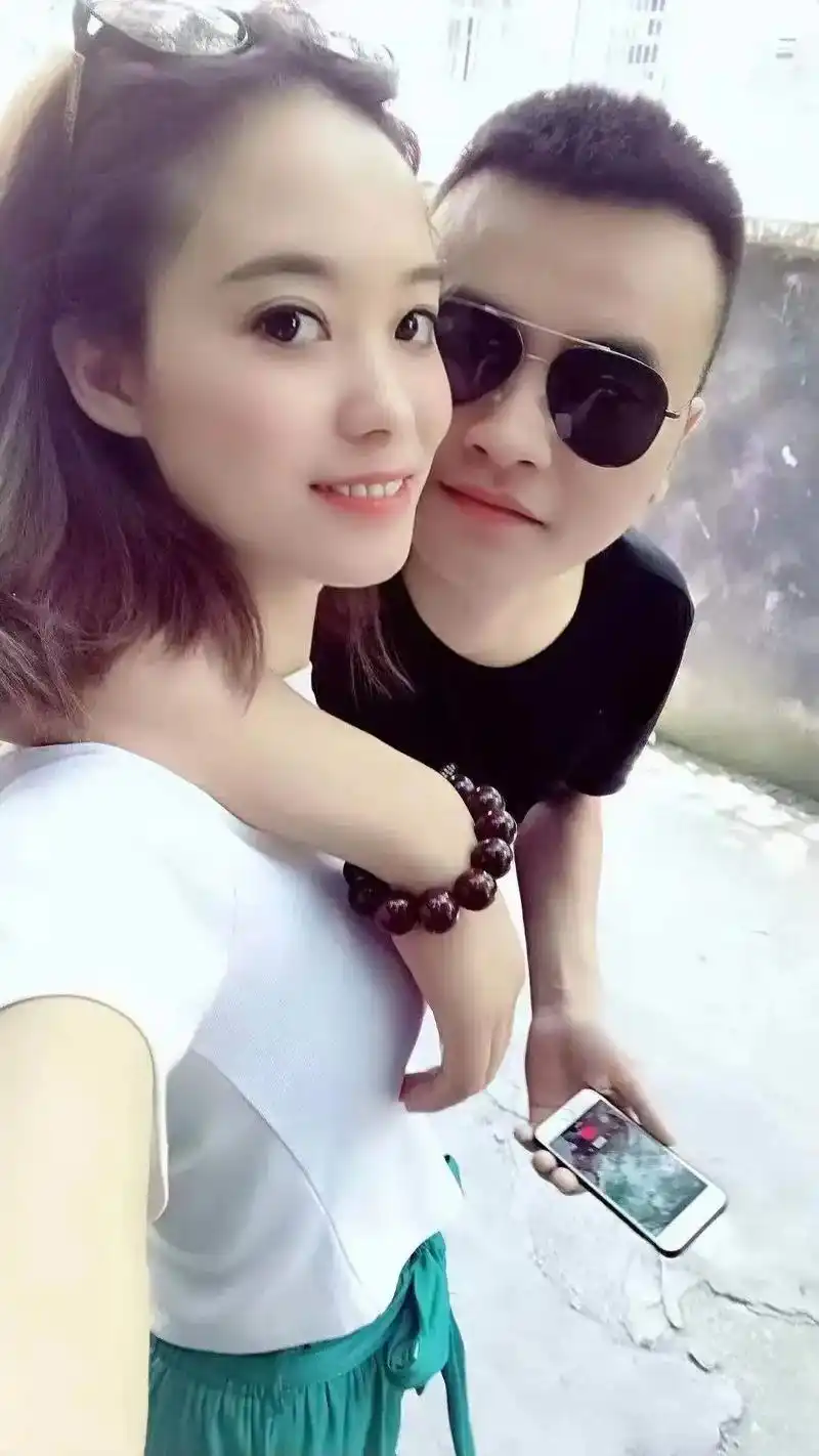 跟老婆从拍第一张合照到现在,那时候邮件很慢,车马都很慢,谢谢 - 抖音