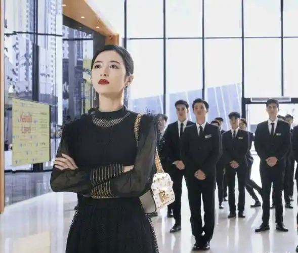 原创当红小花周雨彤新剧定档上演高冷霸道女总裁与男主cp感十足