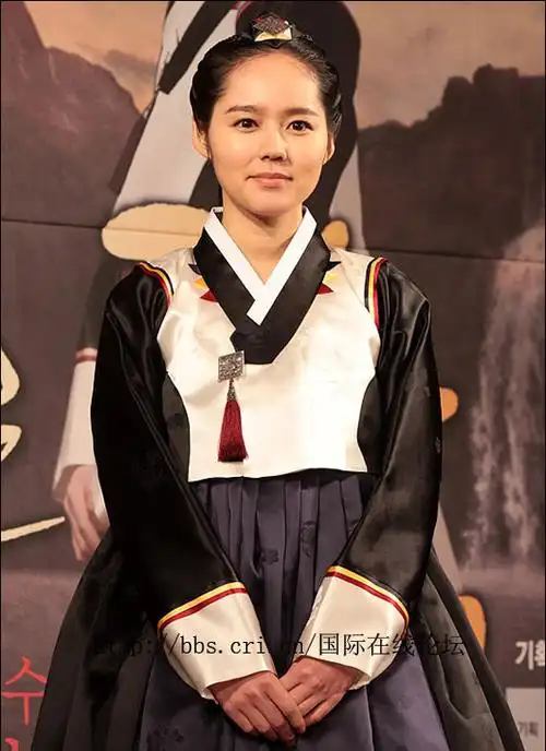 韩佳人新剧首播称霸三台水木剧 回应延正勋造人话题