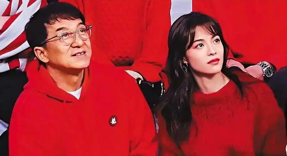 被冯小刚捧红,成龙接着捧,洪金宝等着捧,30岁的她为何消失了_钟楚曦